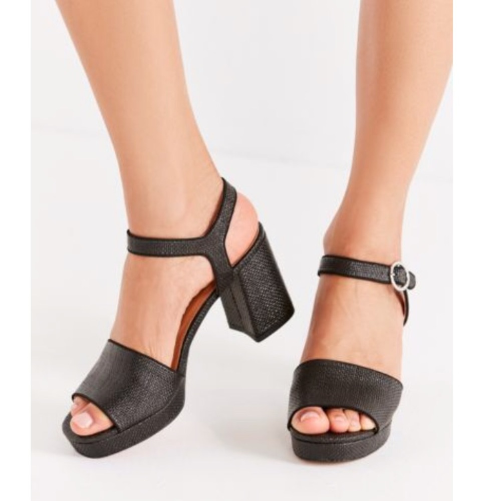 Urban Outfitters Block Heel NWOT